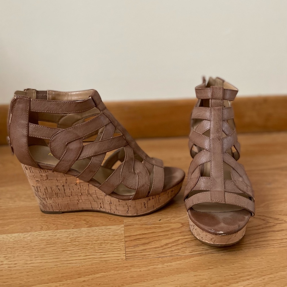 Nine West Brown Wedges Size 8